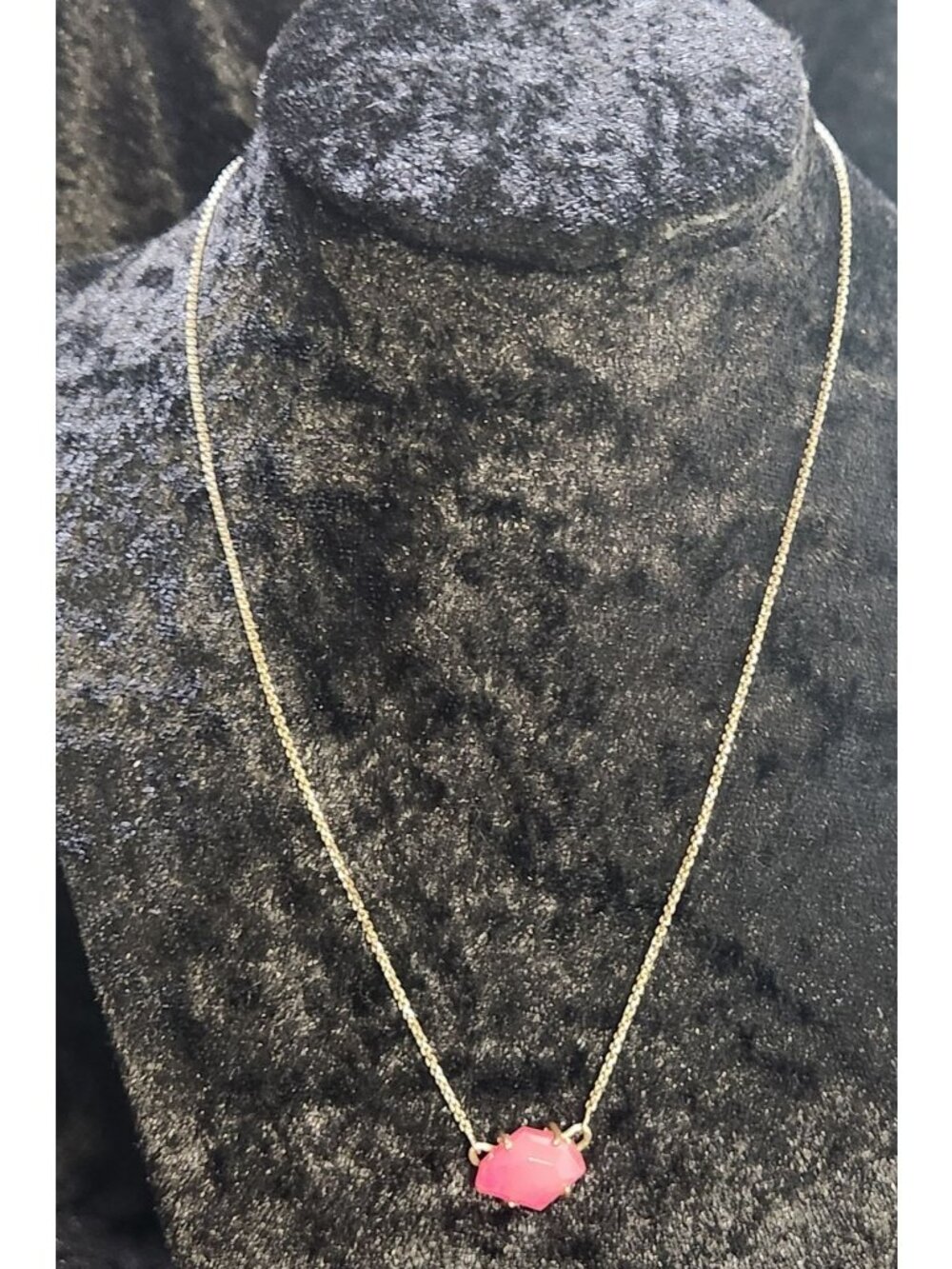 Kendra Scott Ethan Gold-Tone Neon Pink Magnesite Pendant Necklace
